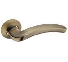 Коллекция Absolut - Дверная ручка ADDEN BAU TWIN A127-02 на круглой розетке Bronze бронза